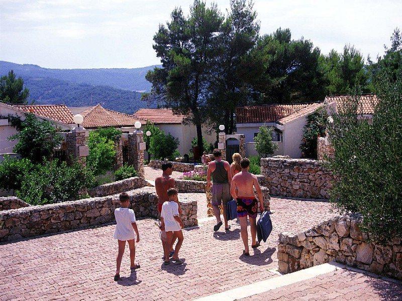 Trim Sunny Apartments By Valamar Stari Grad  Εξωτερικό φωτογραφία