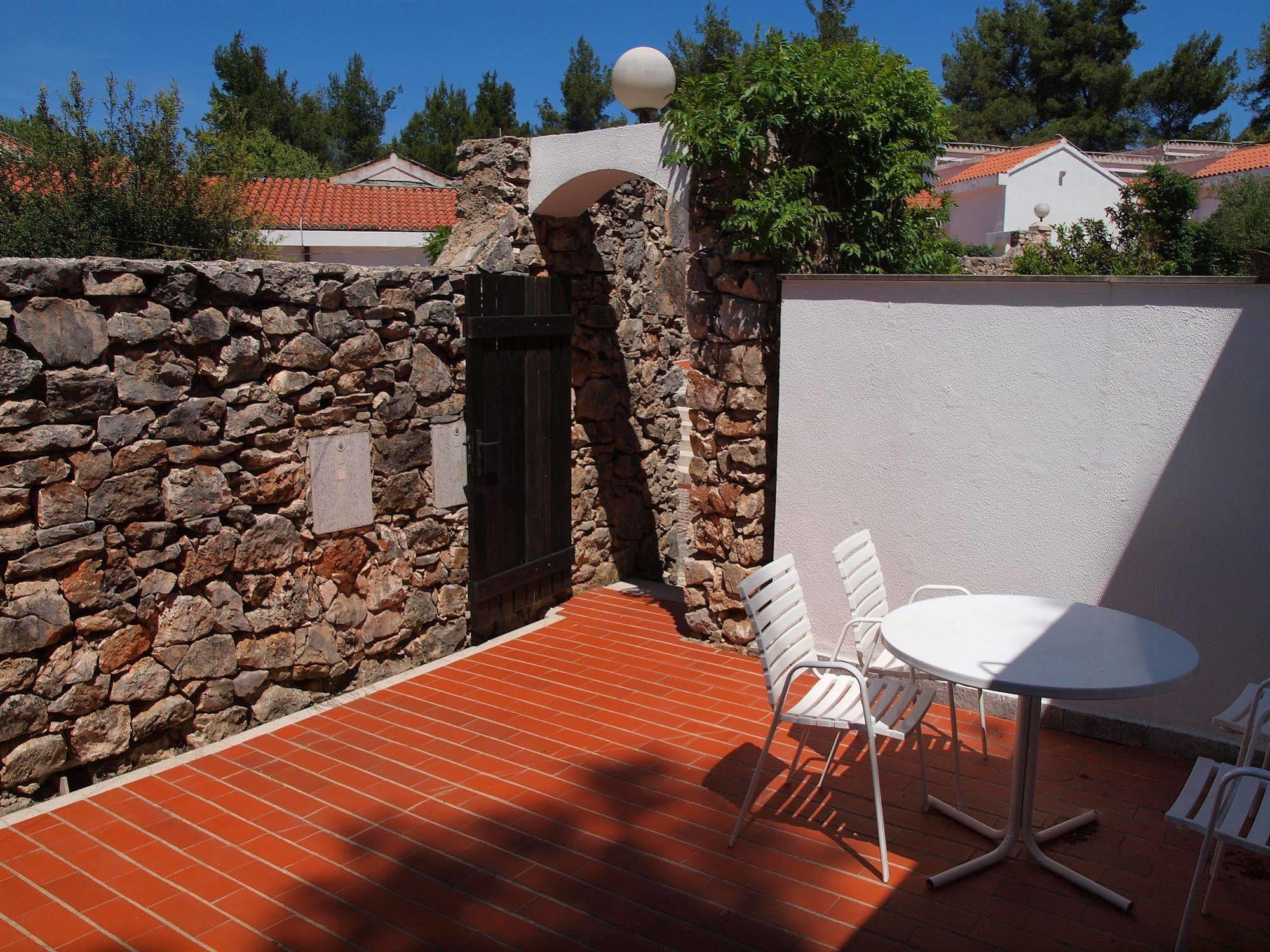 Trim Sunny Apartments By Valamar Stari Grad  Εξωτερικό φωτογραφία